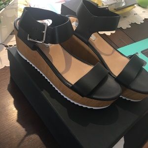 Woden wedge beautiful and stylish